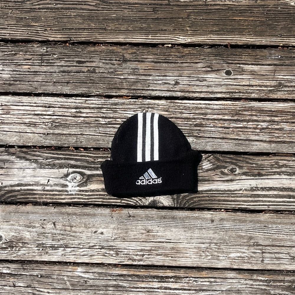 Adidas cozy fall and winter beanie racing white stripes